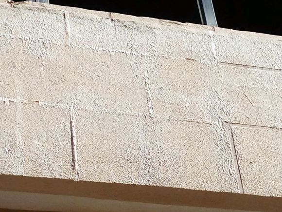 如何解決外墻水包水出現(xiàn)泛白、龜裂問(wèn)題?