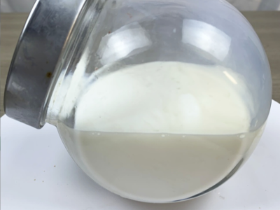 防銹面漆乳液8308 具有優(yōu)異的快干性能、初期耐水性及抗回粘性，對金屬基材的附著力好，漆膜致密性高，耐鹽霧性能優(yōu)異，與常規(guī)防銹助劑、防銹顏料相容性好